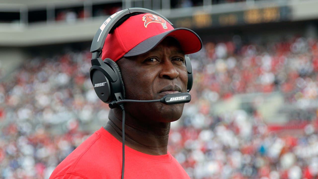 Lovie Smith says he wants to finish coaching career at Illinois