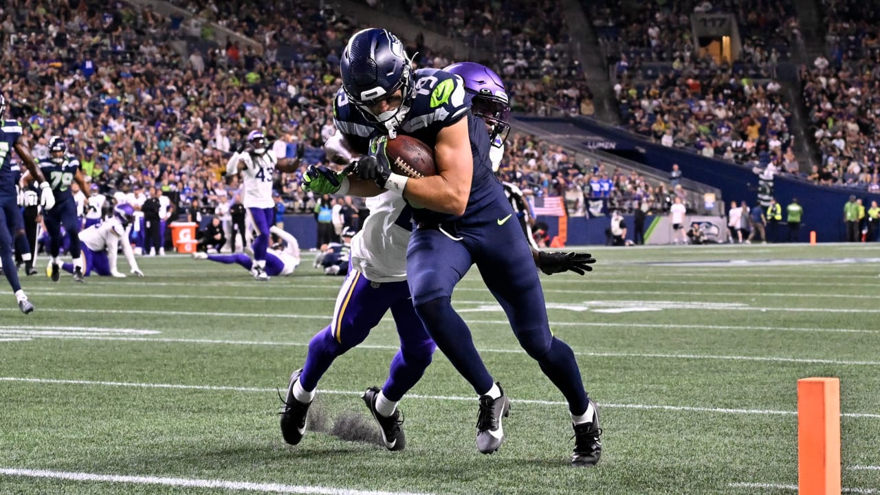 Seattle Seahawks WATCH: Jake Bobo Scores First NFL TD vs. Carolina