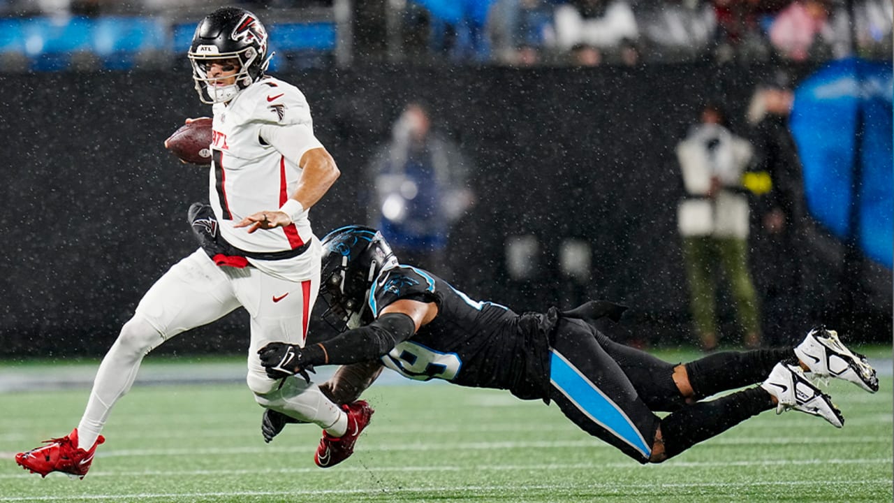 Frankie Luvu of the Carolina Panthers blocks the punt kick return