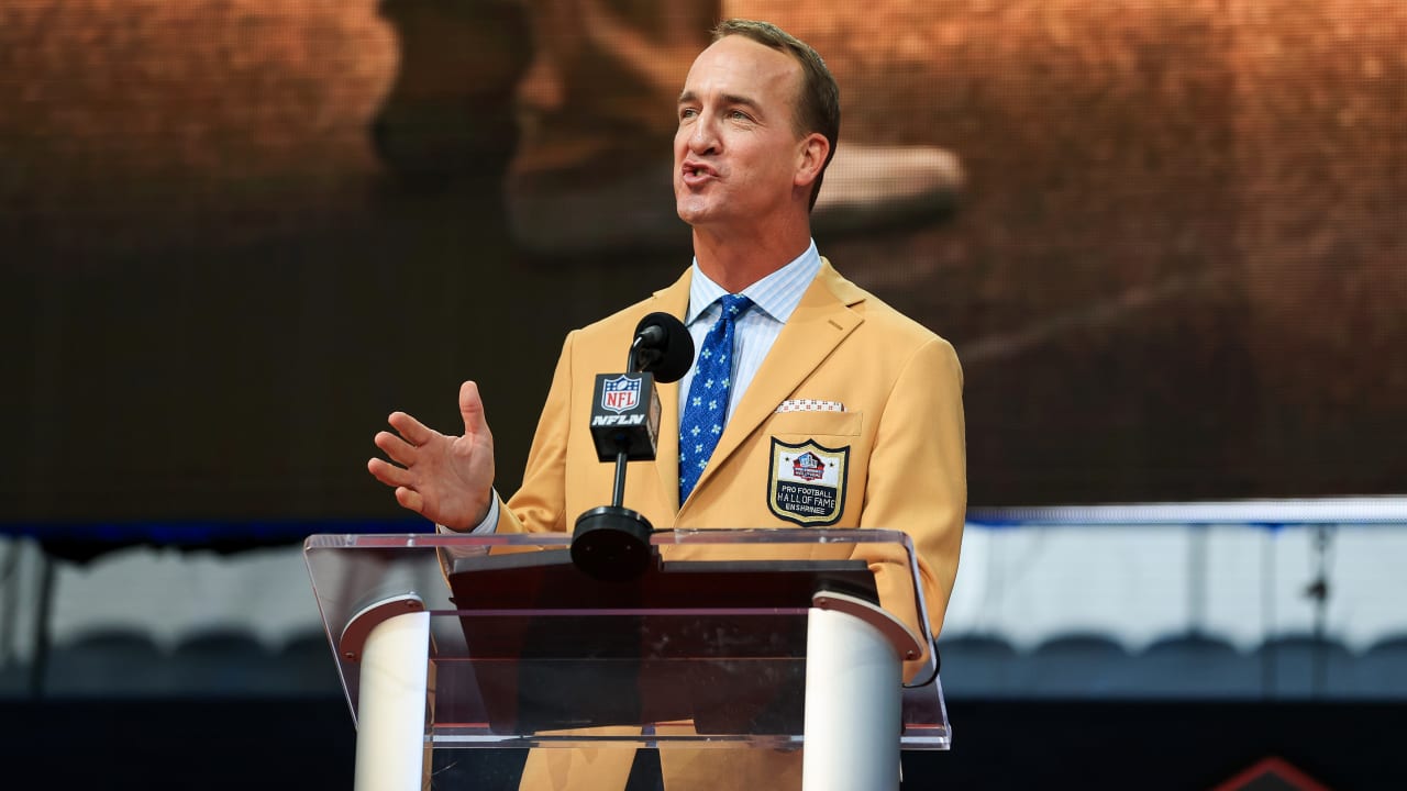 Peyton Manning enters Pro Football Hall of Fame alongside Johnson