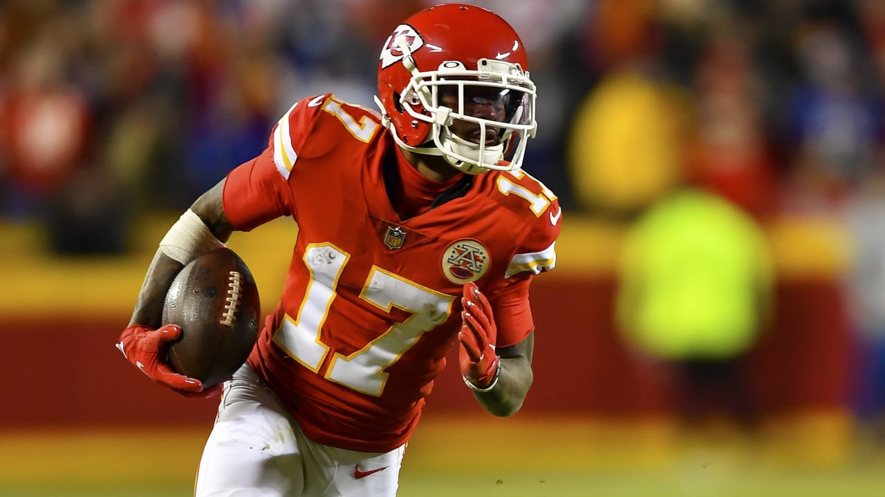 Kansas City Chiefs: No need to rush Tyreek Hill back into offense