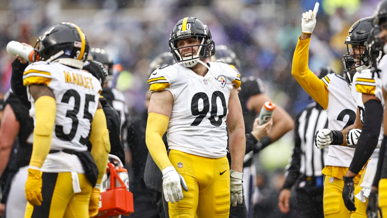 The Athletic on X: T.J. Watt finishes 2021 tied with Michael Strahan with  the most sacks ever in a single season, with 22.5. A closer look into a  historic season from the