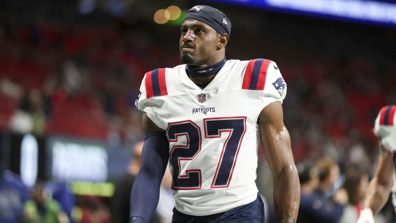 NFL Network's Mike Giardi: New England Patriots re-sign cornerback