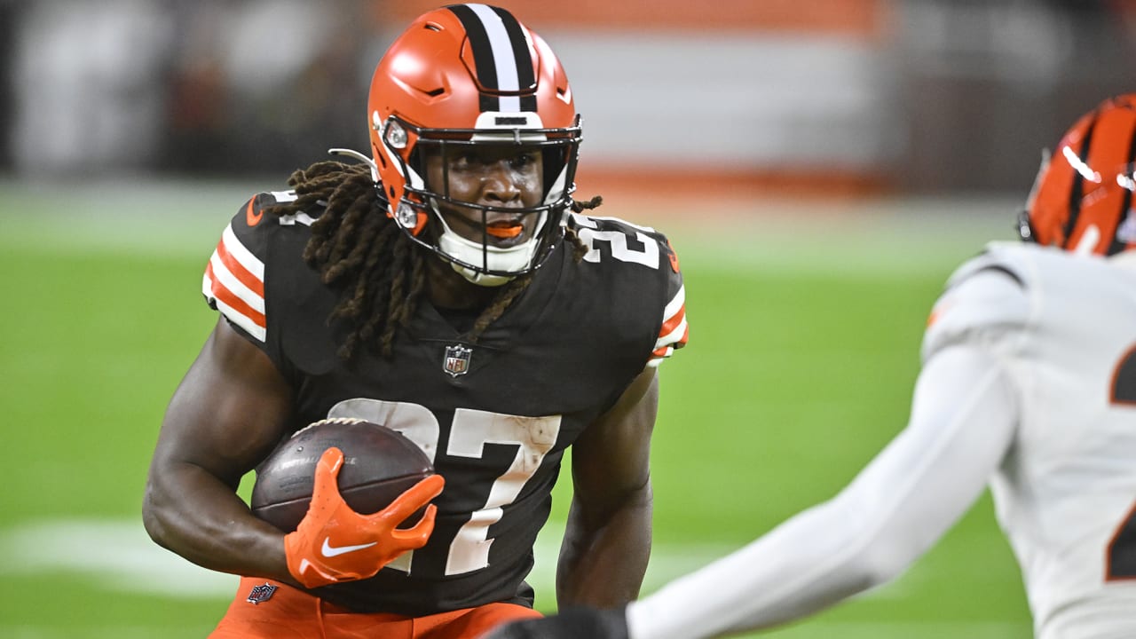 Kareem Hunt on trade talk following Browns win: 'I'm down for whatever'