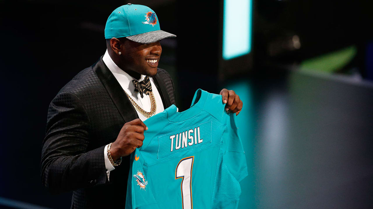 2016 NFL draft -- Laremy Tunsil admits to taking cash from Ole