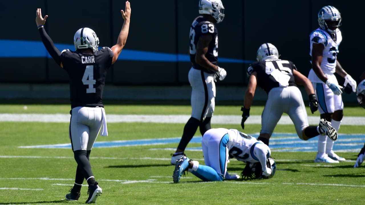 Las Vegas Raiders quarterback Derek Carr throws a 23yard touchdown