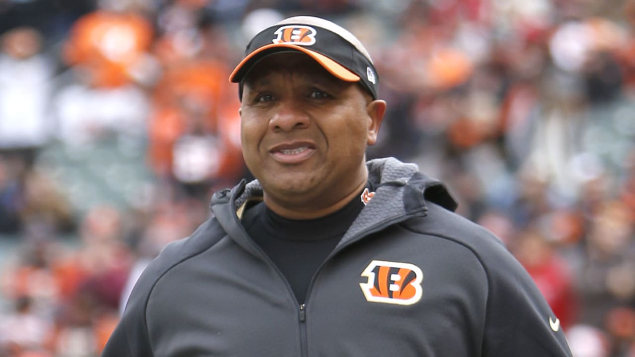 hue-jackson-160113-spot.jpg
