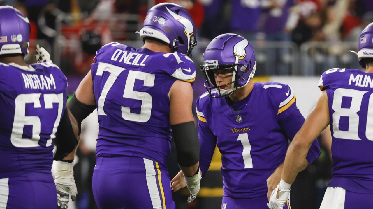 Minnesota Vikings kicker Greg Joseph drills 54yard FG to extend