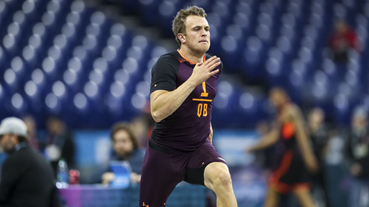 Washington quarterback Jake Browning runs an official 4.74 40yard dash