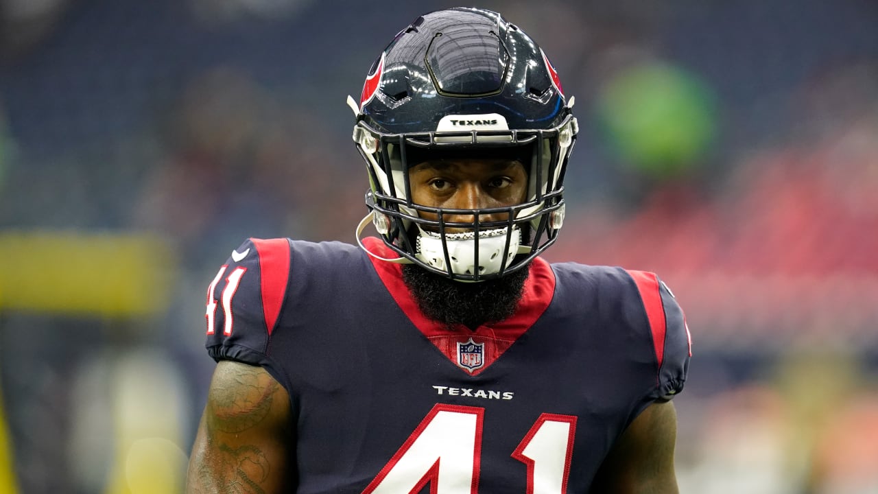 Tennessee Titans linebacker Zach Cunningham (41) during an NFL football  game against the Houston Texans, Sunday, Jan. 9, 2022, in Houston. (AP  Photo/Matt Patterson Stock Photo - Alamy