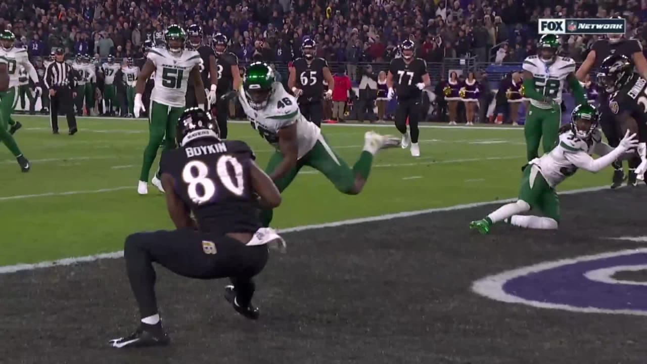 Lamar Jackson slings impressive 5yard TD pass to Miles Boykin