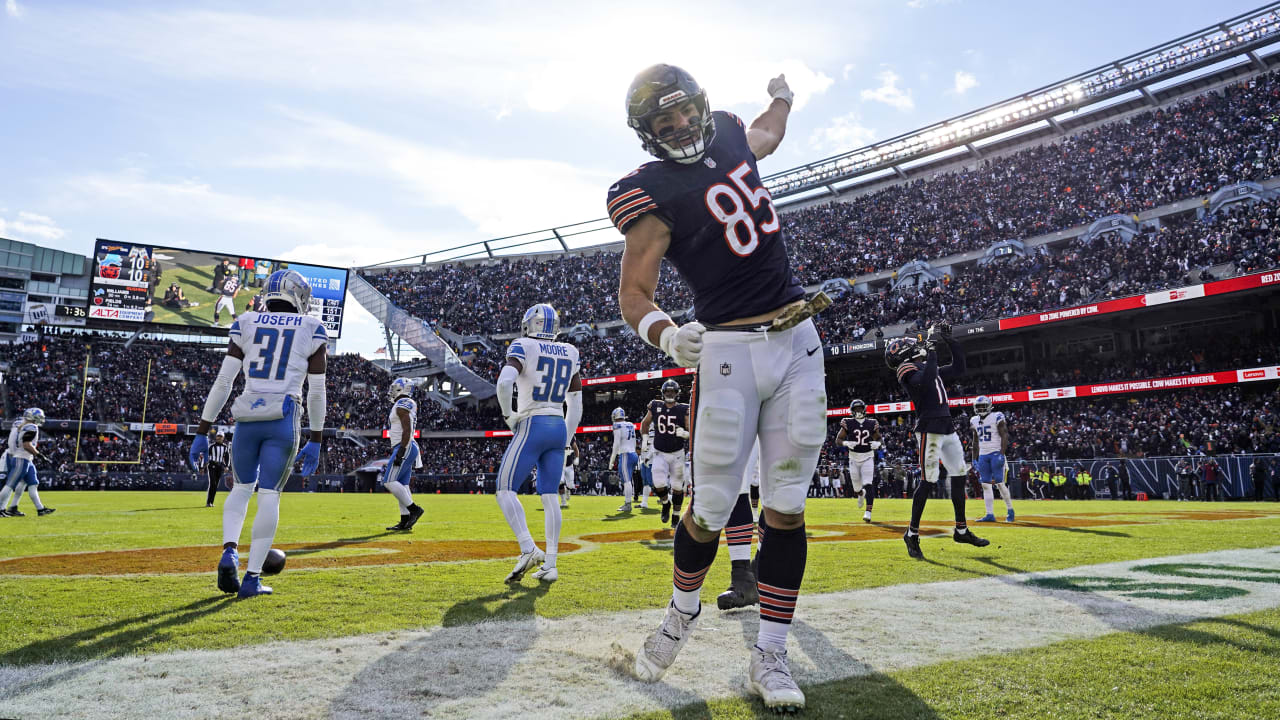 Seattle, WA, USA. 26th Dec, 2021. Chicago Bears tight end Cole Kmet (85)  runs after the catch during a game between the Chicago Bears and Seattle  Seahawks at Lumen Field in Seattle