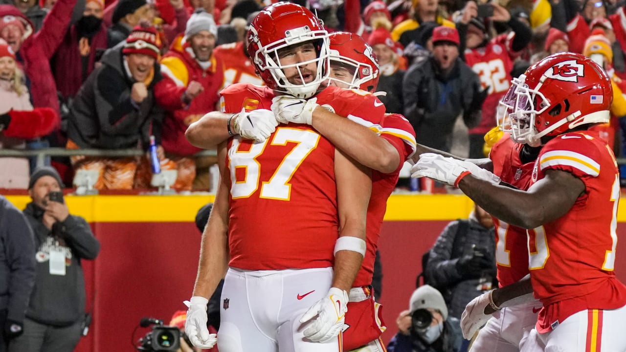 Travis Kelce celebrates his game-winning touchdown with a 'U-C'