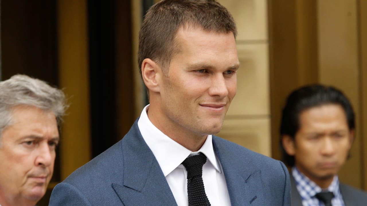 Tom-Brady-150831-SL.jpg