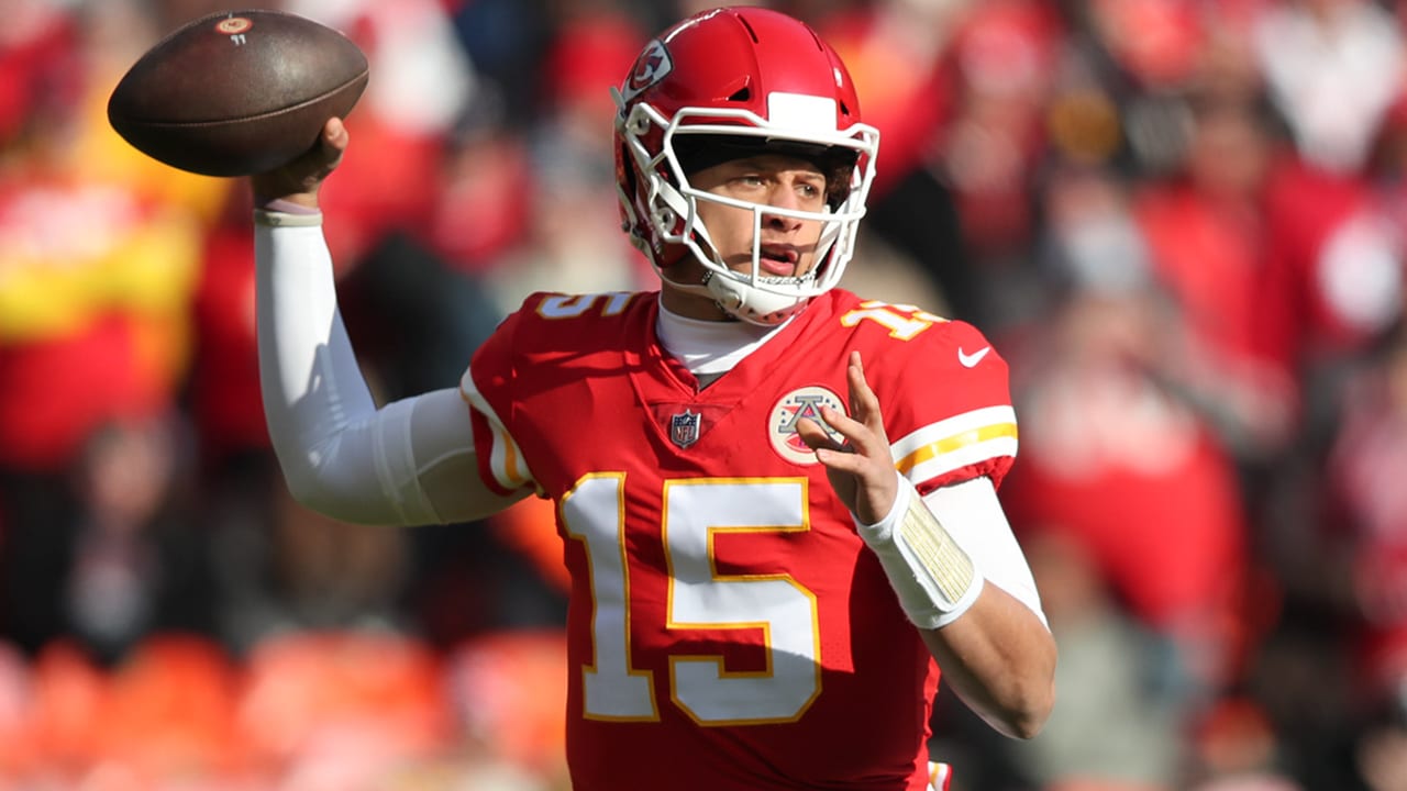 Chiefs lose Hill, handle Jags behind Mahomes, Watkins