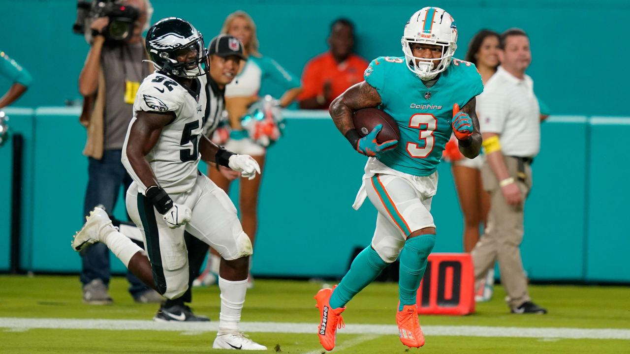 Miami Dolphins running back Lynn Bowden (15) warms up before an NFL  football game against the C …