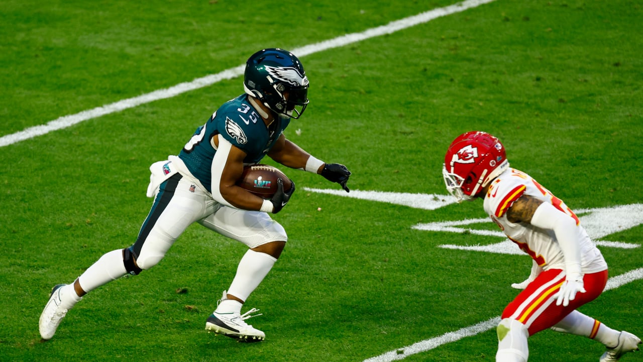 Philadelphia Eagles running back Boston Scott shows off dizzying