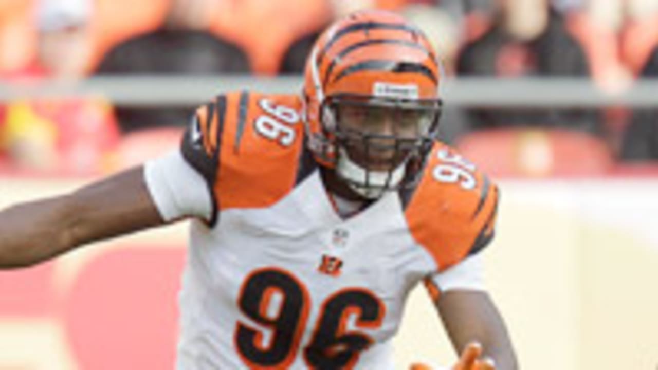 Carlos Dunlap signs Cincinnati Bengals contract