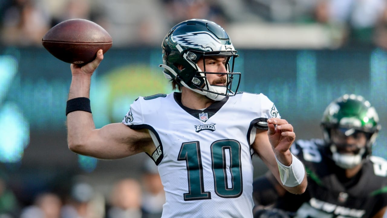 Record-Setting Ex-Eagles QB Lands with New Franchise