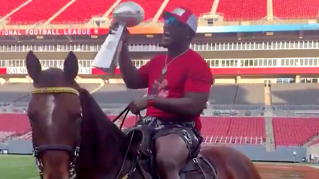 WATCH: Devin White takes victory lap on horse in Raymond James Stadium