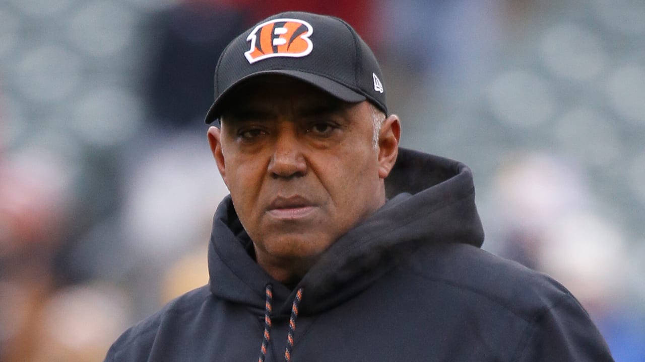 Marvin Lewis will miss time with Bengals due to cyst