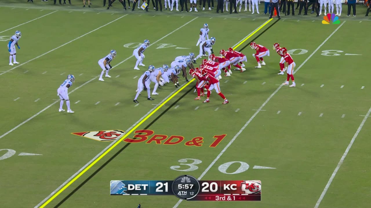 Detroit Lions defense sniffs out Kansas City Chiefs' trick play for HUGE  third-down tackle for loss