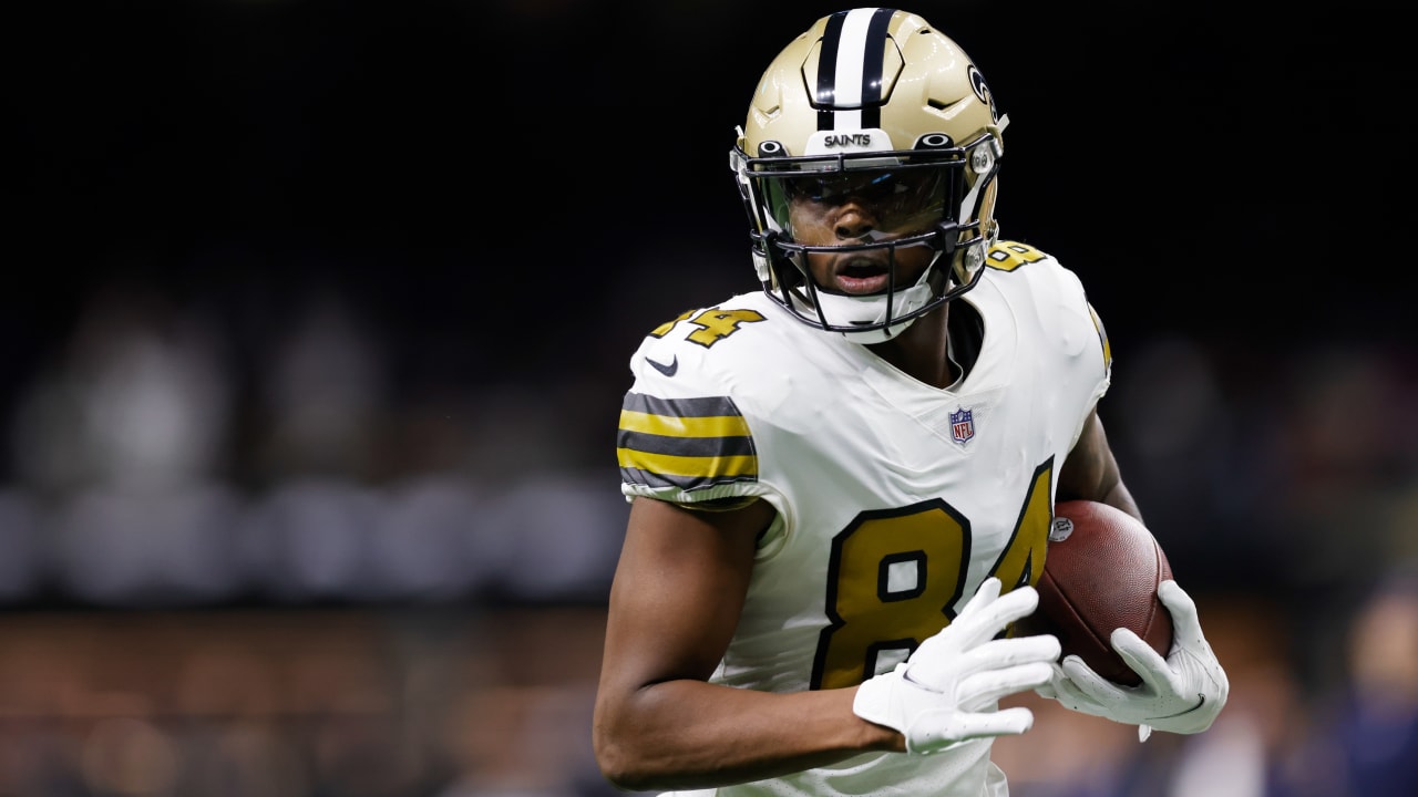 Saints' Marcus Davenport Reveals Part of His Left Pinky Was Amputated