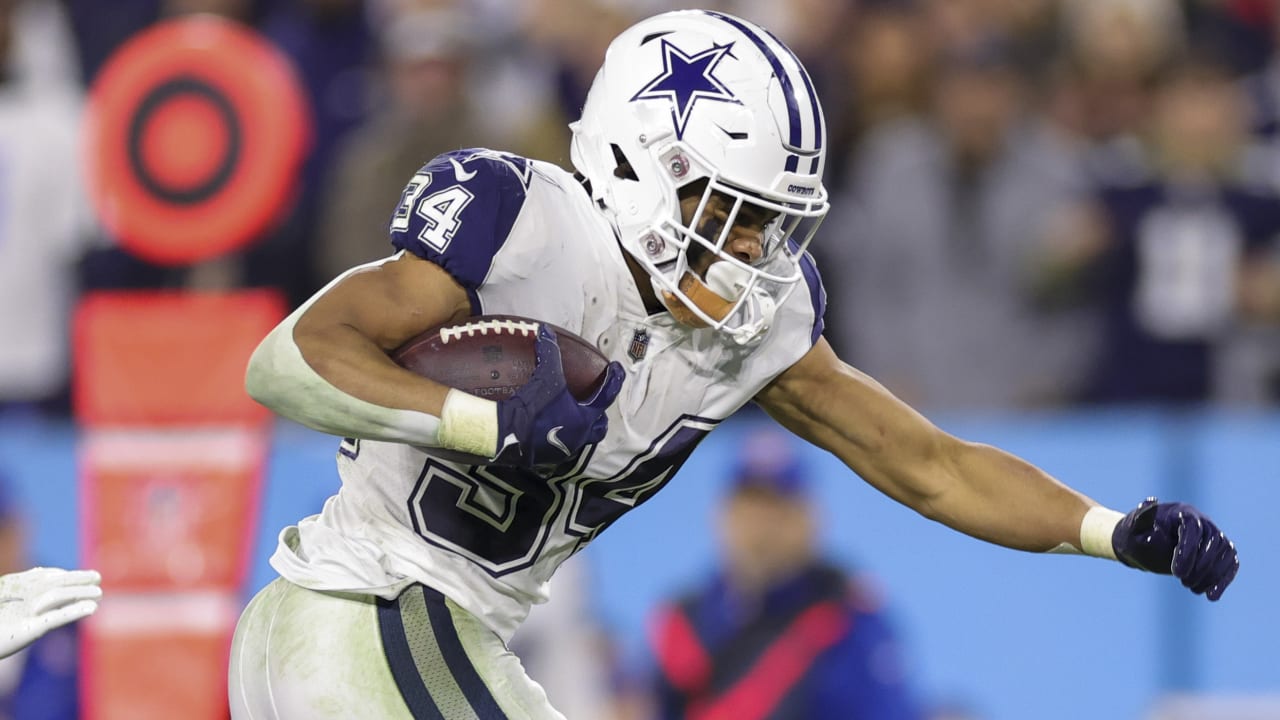 Dallas Cowboys running back Malik Davis (34) jogs to the next