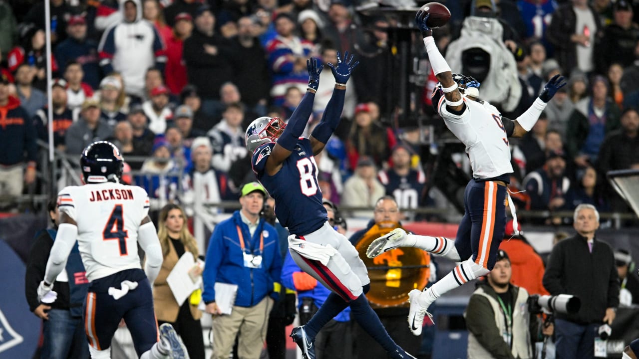 Can't-Miss Play: Chicago Bears defensive back Jaquan Brisker's leaping  one-handed INT amazes, frustrates New England Patriots fans