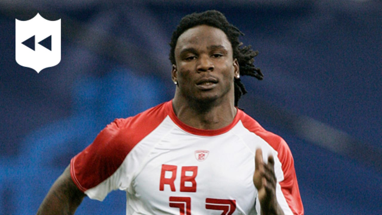 Dri Archer runs 40-yard dash in 4.26 seconds, narrowly misses Chris  Johnson's NFL scouting combine record - ESPN