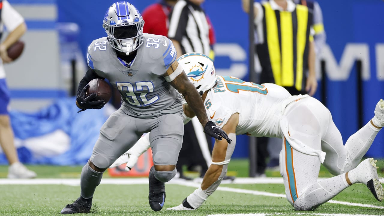 Detroit Lions' D'Andre Swift active against Green Bay Packers