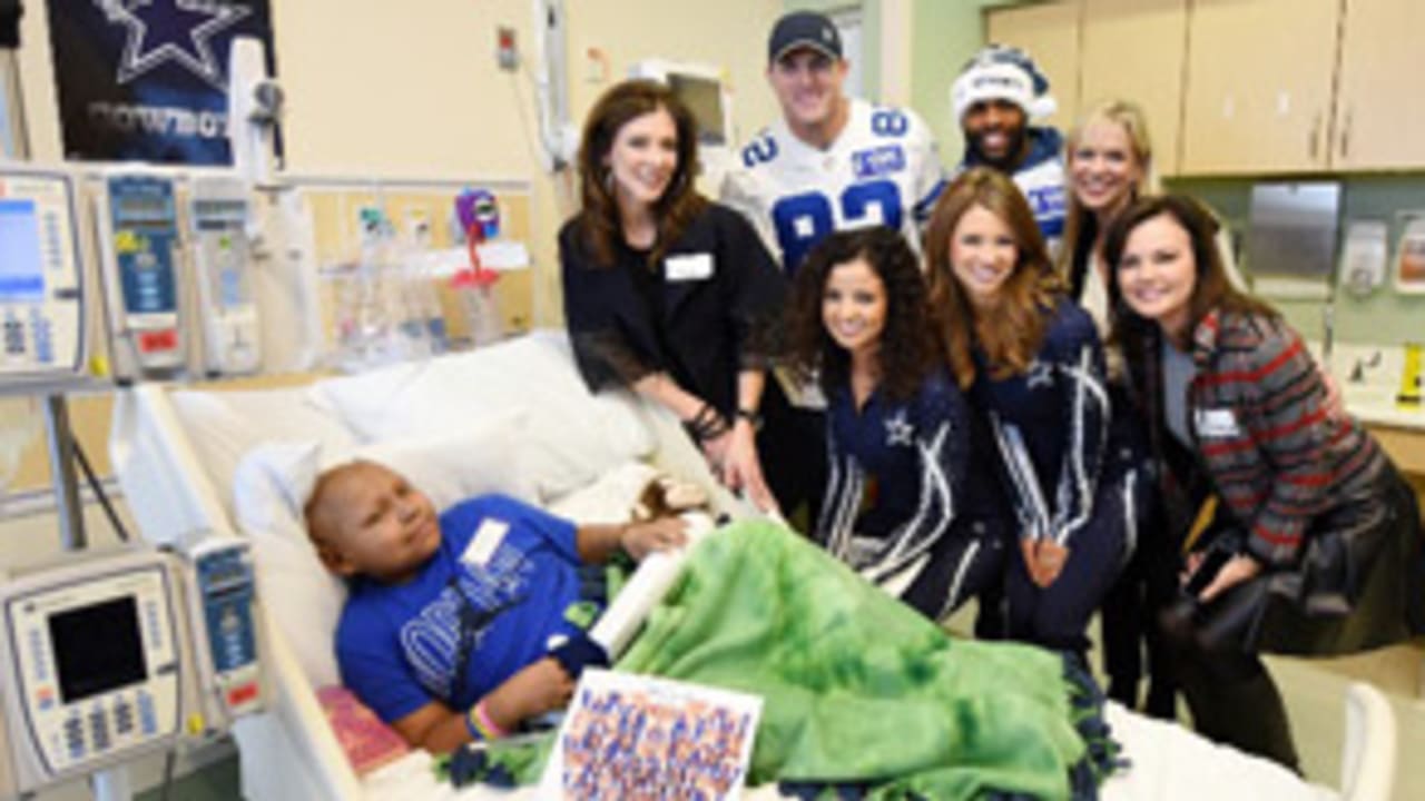 NFL Health Update: Cowboys bring holiday cheer to childrens hospitals
