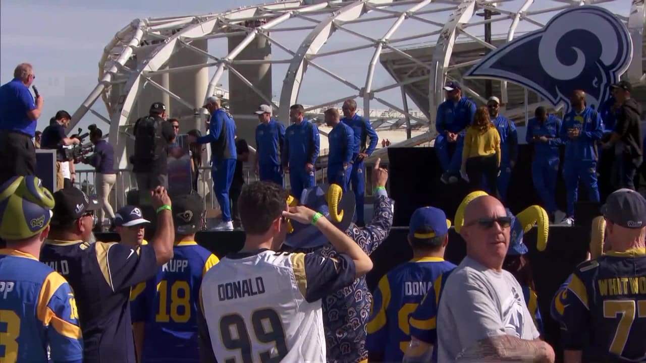 Los Angeles Rams punter Johnny Hekker gives away Super Bowl tickets to