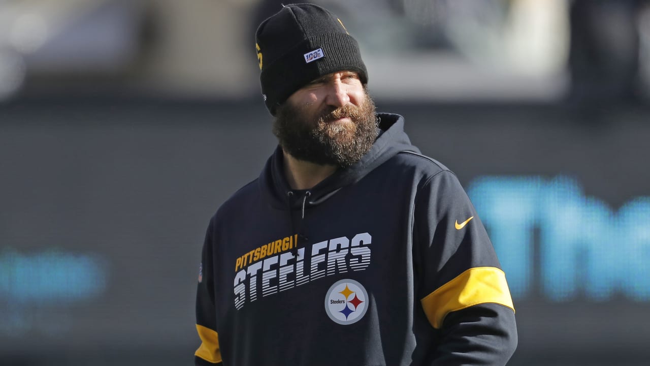 NFL: Ben Roethlisberger throws, so he can cut his beard