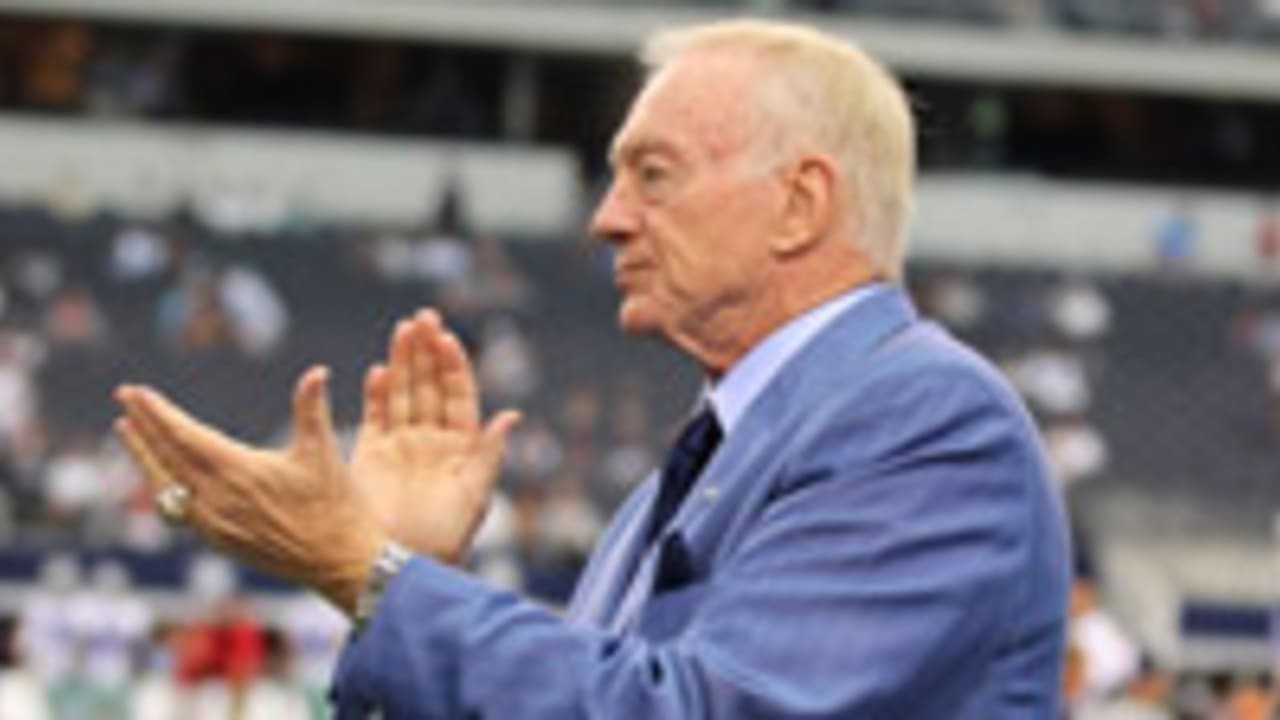 jerry-jones-121204-spot.jpg