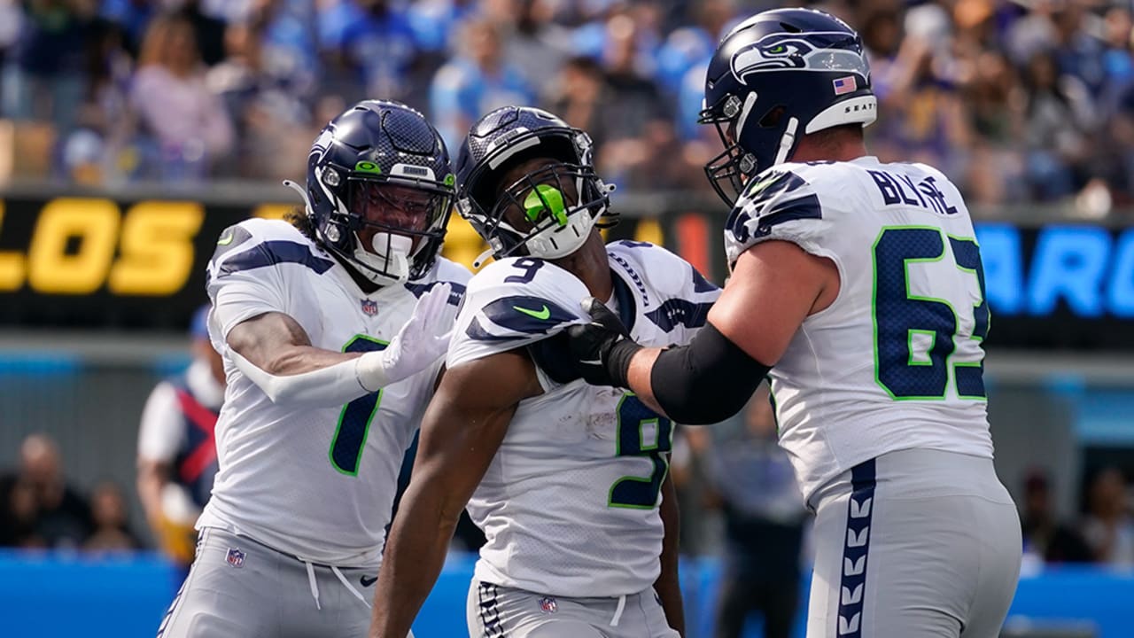 Seahawks unplug Chargers in LA, improve to 4-3