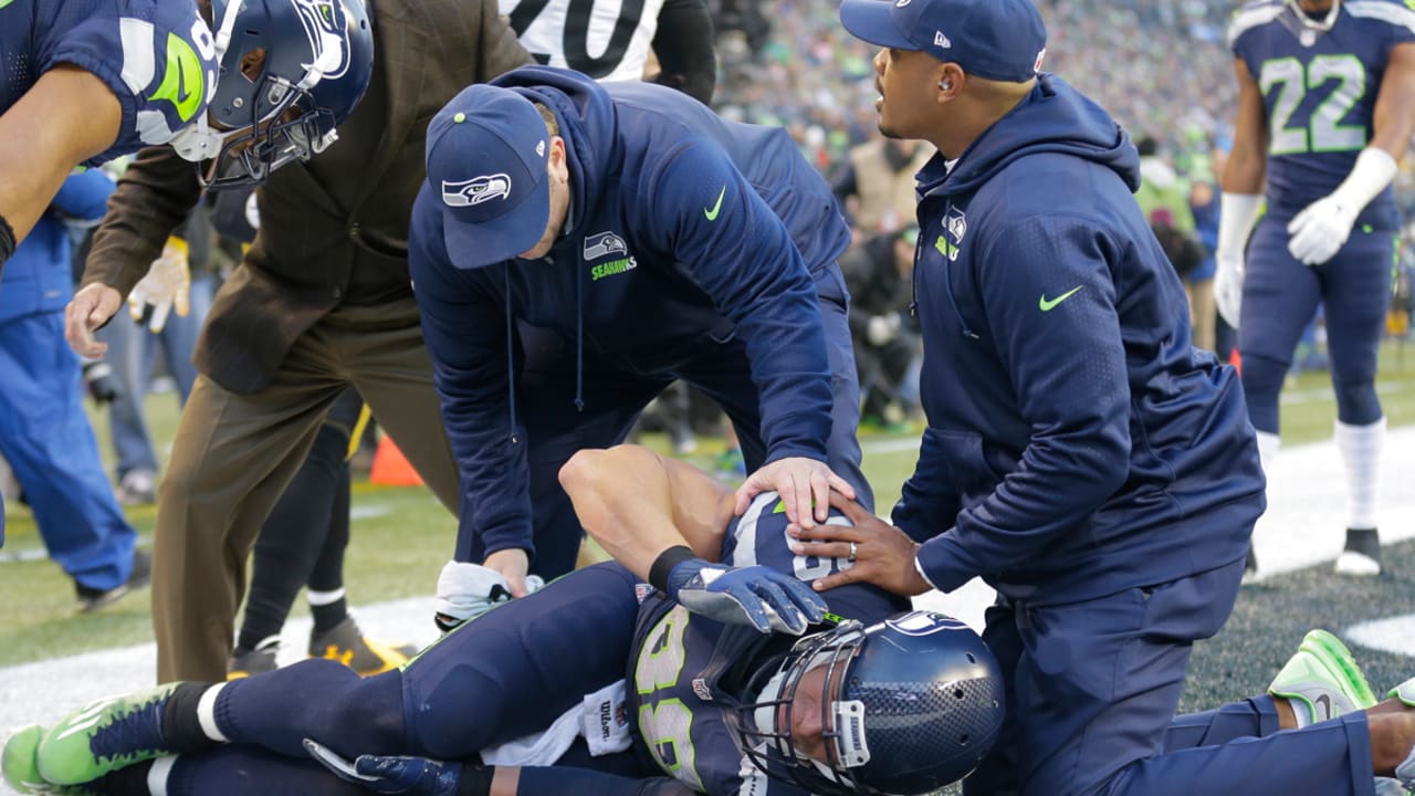 Seahawks' Luke Willson could require surgery for injured knee