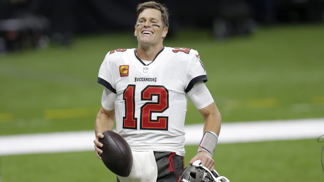 Tom Brady back in familiar postseason spot after Buccaneers beat Saints in Divisional Round