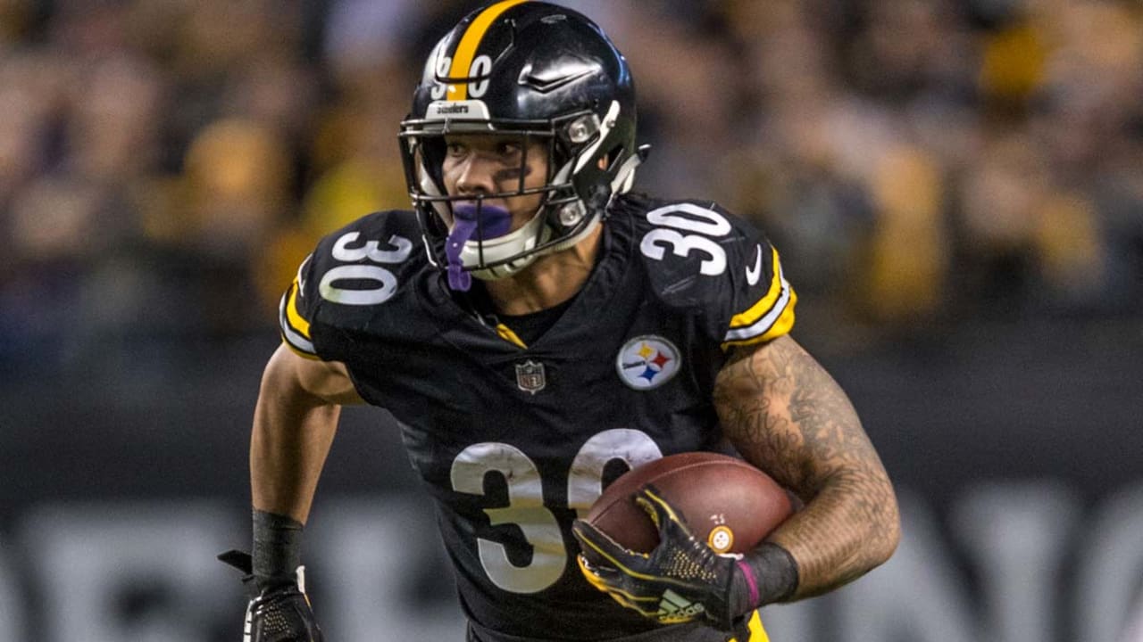 WATCH: Packers LB coach thanks James Conner after signing gear for