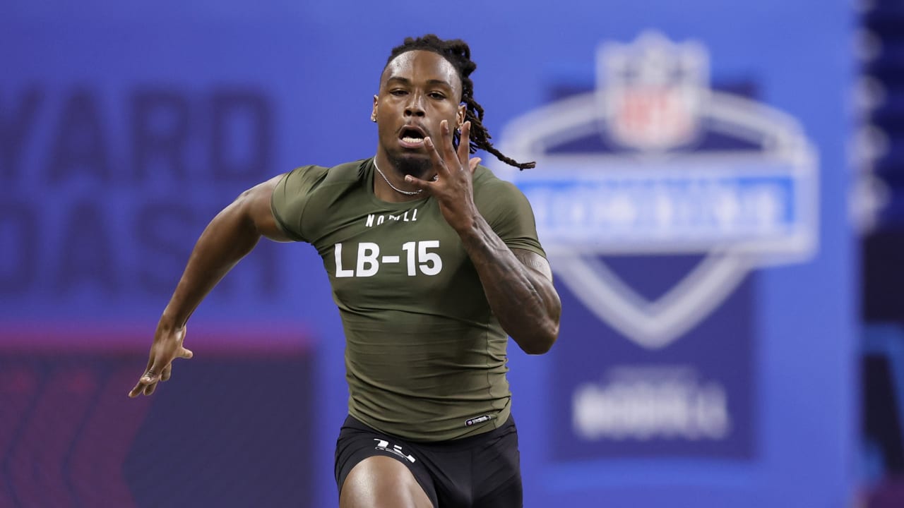 Linebacker Cam Jones runs official 4.69-second 40-yard dash at the 2023 ...