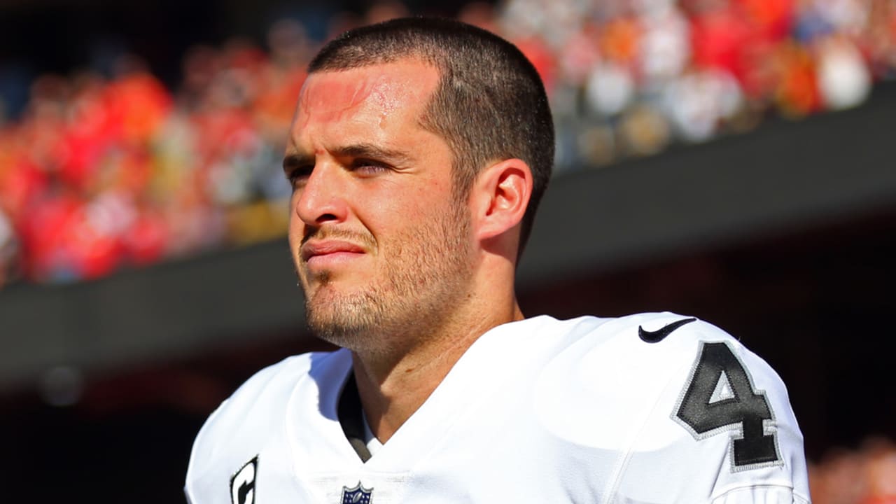 Derek-Carr--171210-SL.jpg