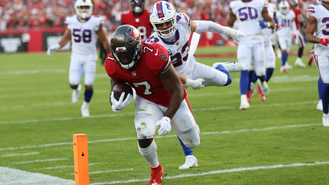 Can't-Miss Play: Tampa Bay Buccaneers running back Leonard Fournette  outraces Buffalo Bills for 47-yard touchdown run