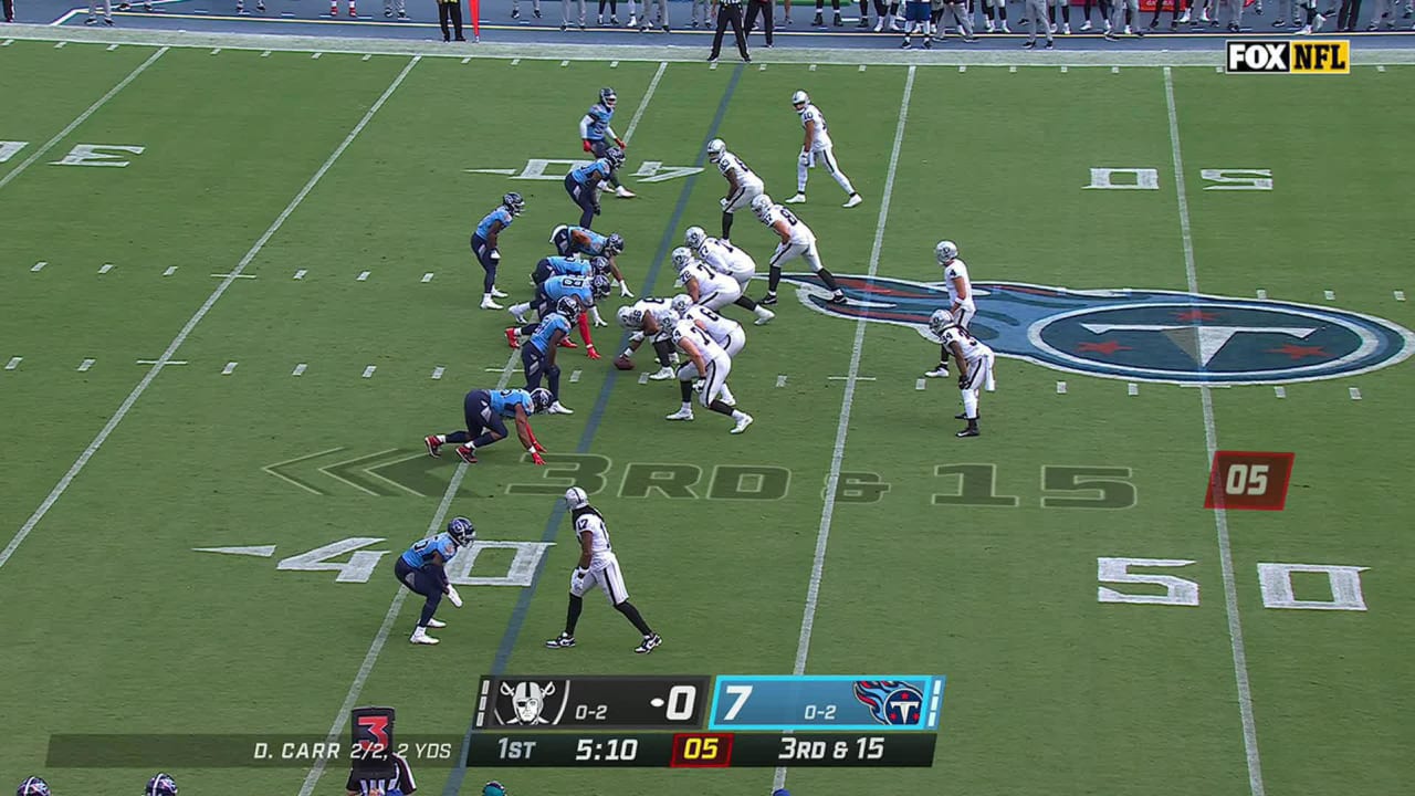 Las Vegas Raiders quarterback Derek Carr lasers 20yard completion to