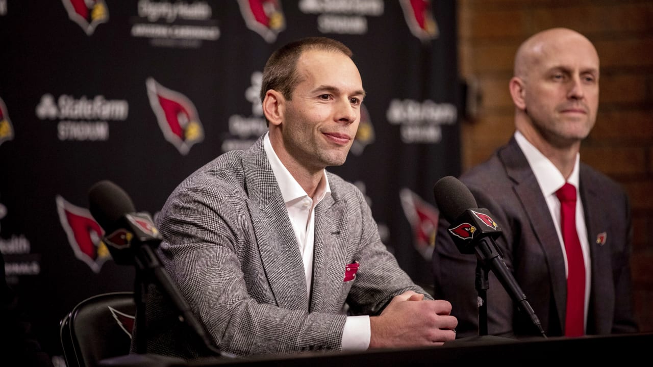 Jonathan Gannon addresses media in introductory press conference as