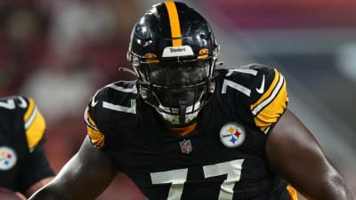 Steelers LT Injured, Broderick Jones Enters Game