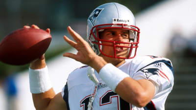 Tom Brady NFL rookie card auctioned for record $1.32m