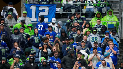 Crowd at Chargers-Cardinals game in LA looks pathetic