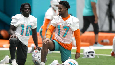 De'Von Achane creates buzz at Miami Dolphins training camp