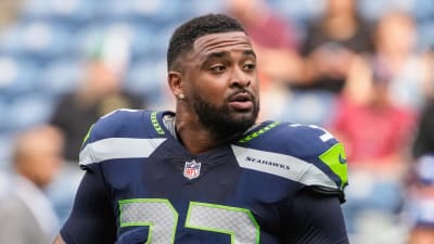 Seahawks' Jamal Adams yells at NFL official after leaving game with injury