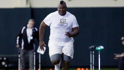400-pound TE LaQuan McGowan has sights set on WWE after NFL